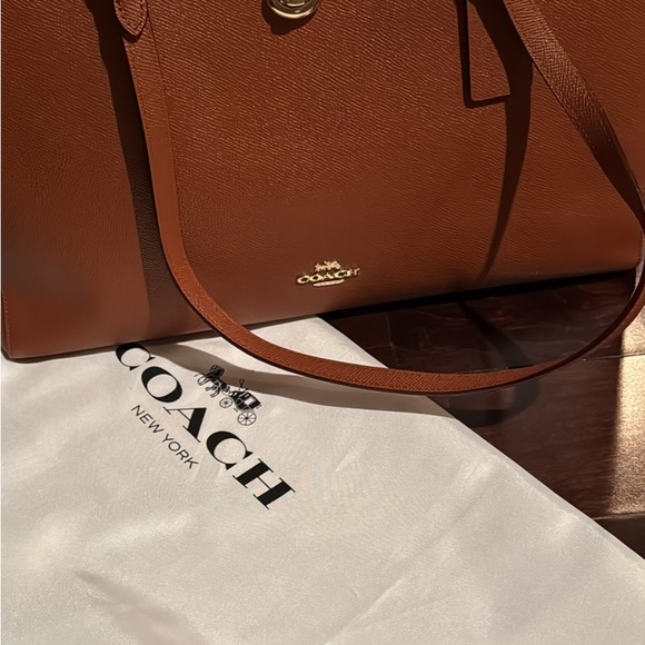 The Folio Tote from Coach - Picture 13 of 17